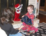 Kailyn wants him to hurry up and see what's in his stocking