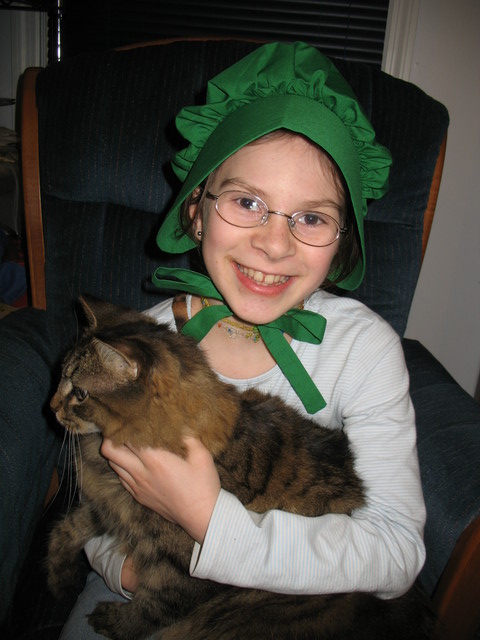 Grandma Carolyn made Kailyn a bonnet for her Wizard of Oz play, and it came in today's mail!  She absolutely loves it. 