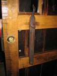 Door latching mechanism